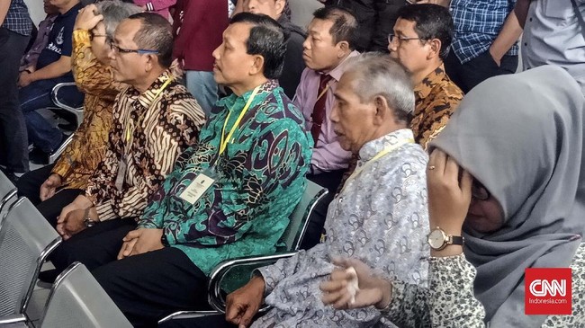 Sekda Jabar, Iwa Karniwa, dicecar soal aliran dana rasuah dalam sidang perkara dugaan suap proyek Meikarta.