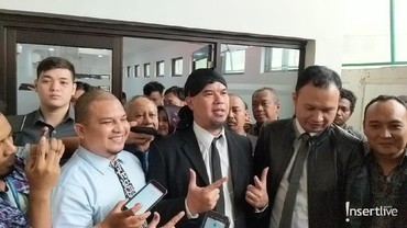 img-title Sidang Pencemaran Nama Baik, Ahmad Dhani Ajukan Eksepsi