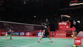 FOTO: Aksi Terakhir Liliyana Natsir di Lapangan Bulutangkis Liliyana Natsir mengalami kekalahan di pertandingan terakhir sebagai pebulutangkis setelah kalah dari Zheng Siwei/Huang Yaqiong di final Indonesia Masters 2019.