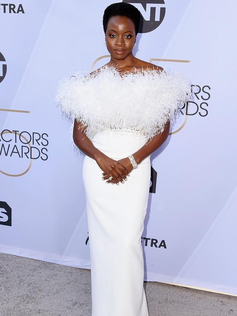 Dilansir dari Vogue, berikut tujuh gaun terbaik dalam ajang penghargaan SAG Awards 2019.