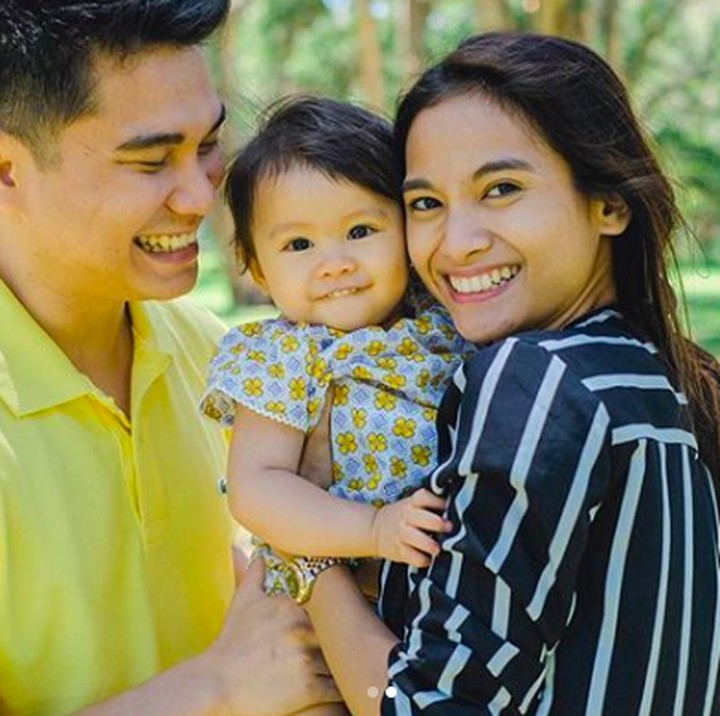 <p>Baru-baru ini Acha Septriasa juga menjadi bahan mom shaming. Di sebuah foto yang diunggah di akun Instagram-nya, beberapa warganet bilang kalau tubuh Acha terlalu kurus. Akan tetapi, Acha menanggapinya dengan santai. Menurut Acha, tubuhnya yang kurus adalah bentuk perjuangannya merawat anak. Salut deh sama bunda yang satu ini.</p>