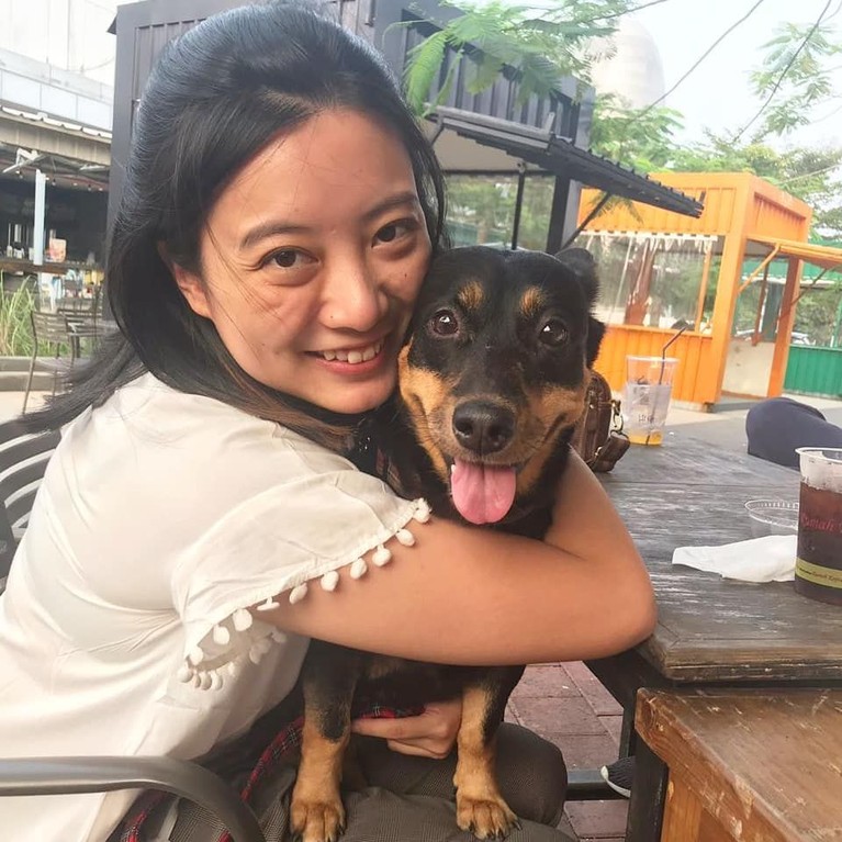Penampilan Terkini Leony 'Trio Kwek Kwek', Awet Muda! Lama tak terdengar kabarnya, ternyata tak banyak yang berubah dari Leony Trio Kwek Kwek. Hingga usia ke-31, Leony terlihat awet muda dan makin cantik, lho!