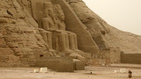 FOTO: Melihat Kuil Ramses II di Bawah Pijaran Matahari
