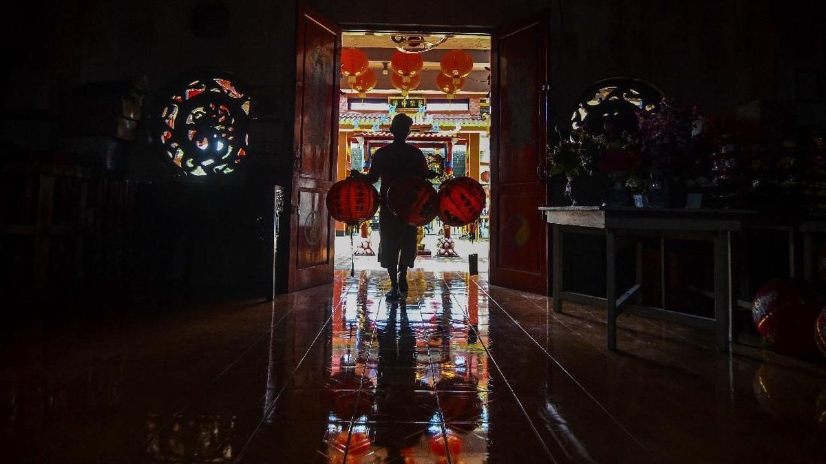 FOTO: Ritual Menyambut Datangnya Imlek