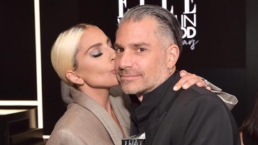 img-title Tengah Banjir Prestasi, Lady Gaga Malah Putus Cinta