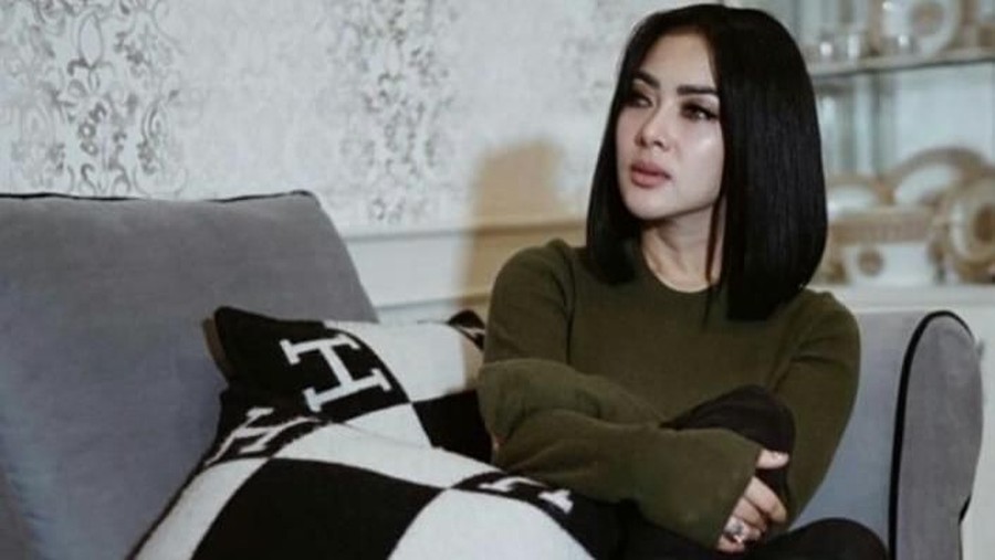 Lagi, Syahrini Kedatangan Tamu Istimewa dari Jakarta Para tamu pernikahan Syahrini dan Reino Barack mulai bertangan ke Tokoyo, Jepang.