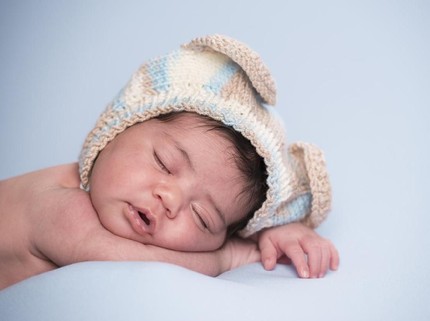 30 Nama Bayi Perempuan dan Laki-laki Terinspirasi Bangsa Amish