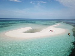 Pesona Pasir Putih Meko di Flores Timur
