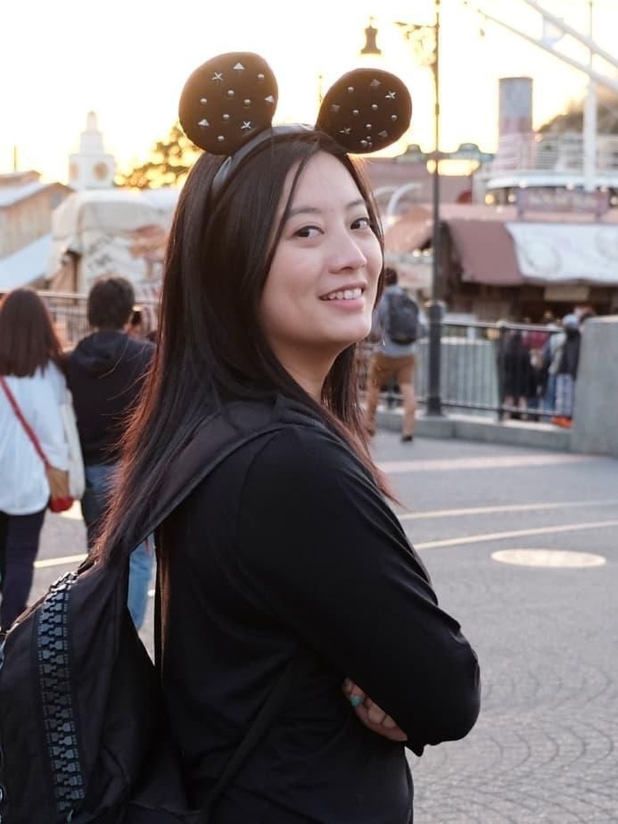 Leony Vitria Hartanti Syahrini dikabarkan akan menikah dalam waktu dekat. Sementara Syahrini bakal menikah, lima artis berikut justru masih betah jomblo di usia 30-an.
