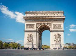 Upacara Berdarah di Arc de Triompe Paris