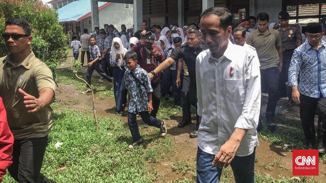 Jokowi Sebut Petani Udang di Bekasi Bisa Cuan Rp120 Juta