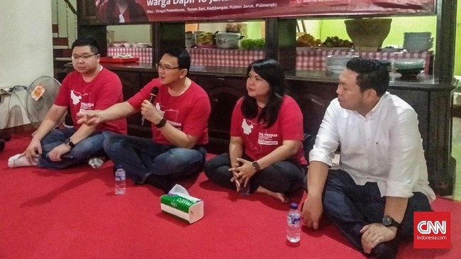 Ahok menyatakan aplikasi tersebut akan menjadi tempat pertemuan orang yang membutuhkan bantuan atau sumbangan dengan orang yang akan membantunya.