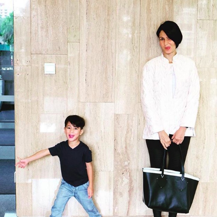 <p>Sama-sama pasang ekspresi yang jahil, he-he-he. (Foto: Instagram @rimamelati)</p>