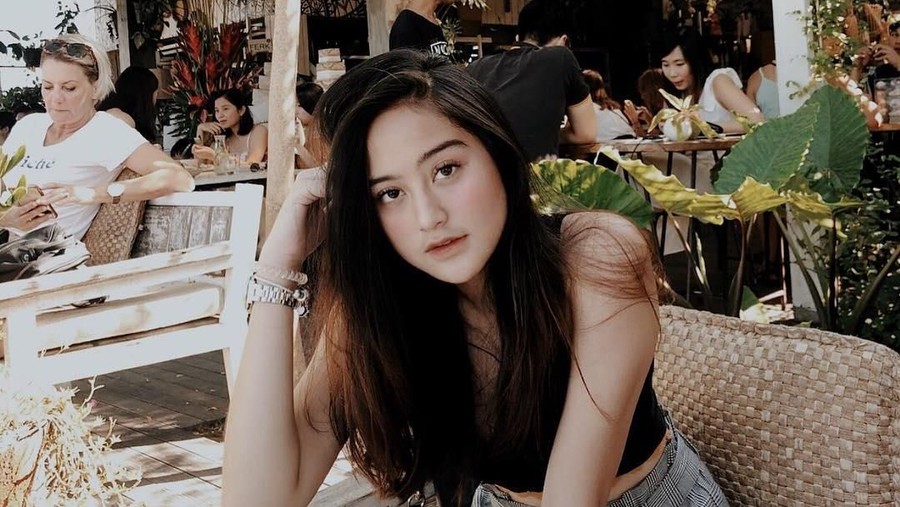 Salshabilla Adriani buka kedai kopi untuk investasi masa depan.