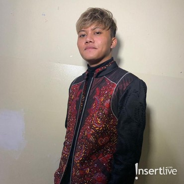 Lirik Lagu Nona - Rizky Febian