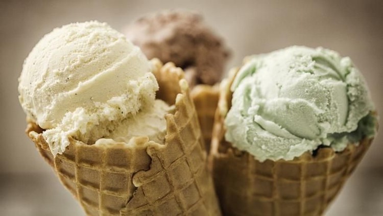 Sebelum Bunda memberikan es krim pada si kecil, perhatikan 8 hal berikut ya.