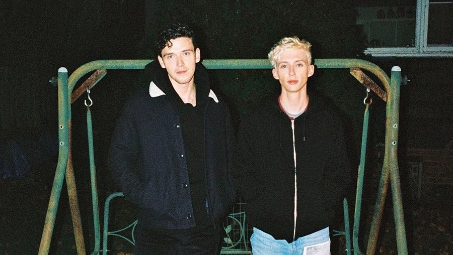 Lauv dan Troye Sivan baru-baru ini telah merilis lagu terbaru bertajuk I'm So Tired.... Berikut Insertlive sajikan lirik dan video musiknya.