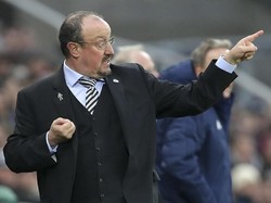Rafael Benitez Ditolak Fans Everton, Dibela Legenda Klub