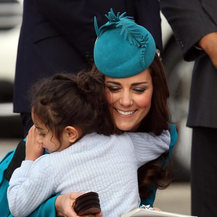 <p>Ketika bertemu dengan fans ciliknya, Kate juga selalu menunjukkan keramahan.</p>