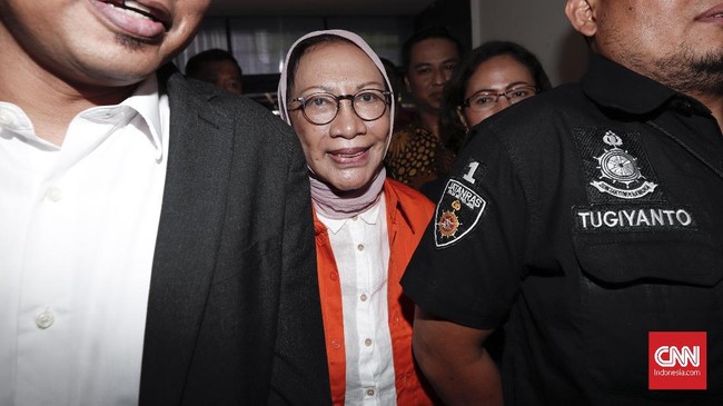 Ratna Sarumpaet mengaku dalam kondisi sehat jelang persidangan kasus hoaks di PN Jakarta Selatan. Kini Ratna dititipkan dirumah tahanan Polda Metro Jaya.