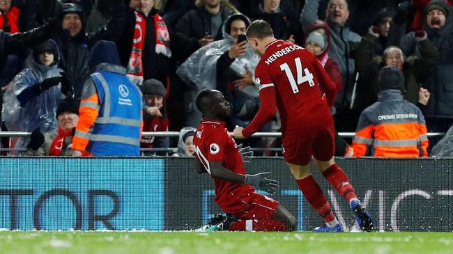 Gelandang Manchester City, Ilkay Guendogan menyatakan bahwa Liverpool punya dua keuntungan dalam perburuan titel Liga Inggris musim ini.