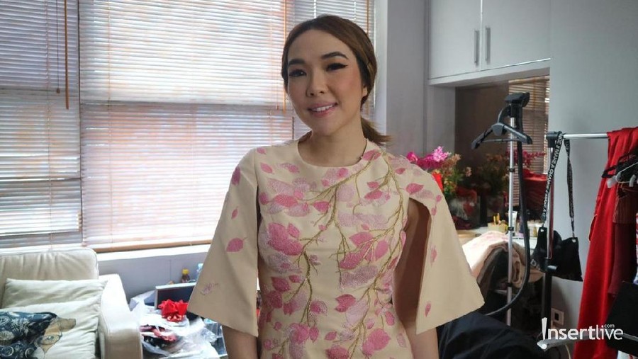 Gisella Anastasia sering terlihat mengajak sang anak, Gempita Nora Marten dalam beberapa pekerjaannya.
