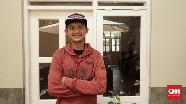 Impian para pebalap Indonesia untuk bisa berkompetisi di ajang MotoGP kerap berawal dari persaingan sengit di balapan jalanan atau road race.