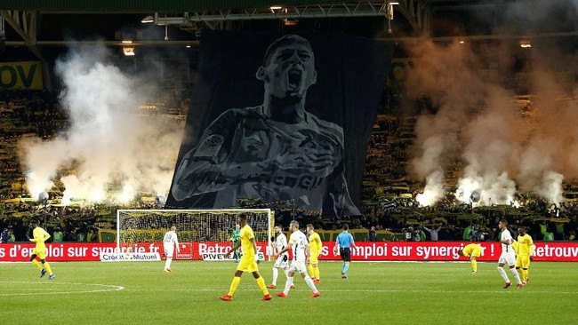 Satu tubuh ditemukan berada di dalam pesawat yang ditumpangi Emiliano Sala dan kini berada di dasar laut Selat Inggris pada Senin (4/2) sore WIB.