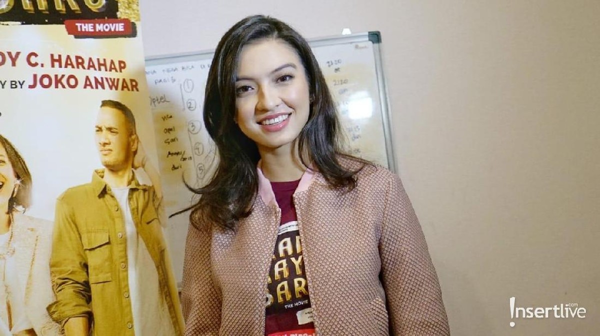 Bukan hanya cantik dan sukses di dunia hiburan&comma; keenam artis berikut ini ternyata juga jago dan menguasai hingga lebih dari tiga bahasa sekaligus&period;