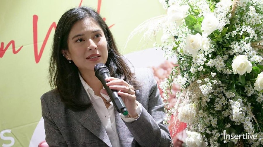 Curahan Hati Dian Sastro soal Putranya Mengidap Autisme Anak pertama Dian Sastro, Shailendra Naryama Sastraguna Sutowo mengidap autisme.