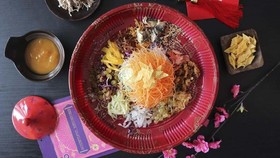 Mengenal Tradisi Yu Sheng, Salad Keberuntungan di Tahun Baru Imlek