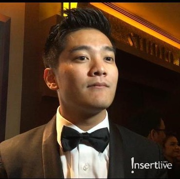 Kunjungi Makam Adik, Pose Boy William Tuai Hujatan