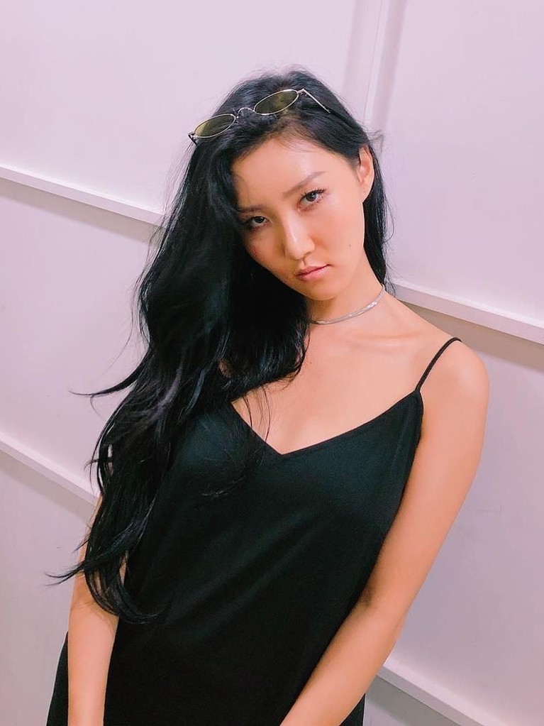 Akan Debut Solo, Intip 6 Gaya Seksi Hwasa 'MAMAMOO' Akan melakukan debut solo, intip enam gaya Hwasa MAMAMOO yang dikenal sebagai idol seksi di Korea Selatan.