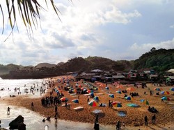 Heboh Sewa Tikar Rp 50 Ribu di Pantai Drini, Pokdarwis: Sudah Kesepakatan