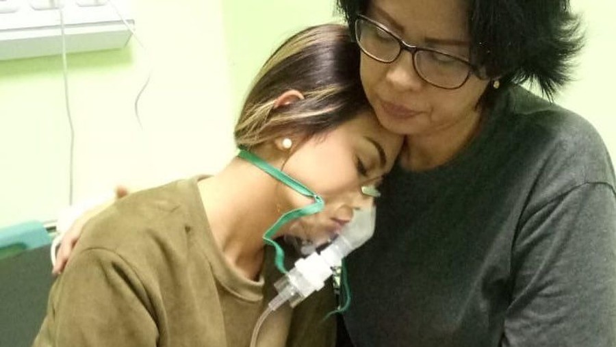Sudah membaik, Vanessa Angel kemarin sempat pingsan dan dilarikan ke rumah sakit usai diputuskan akan ditahan atas kasus prostitusi online.