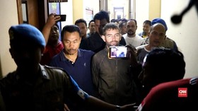 VIDEO: WN Prancis Tersangka Narkoba Coba Suap Petugas
