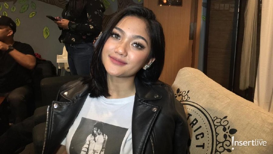 Marion Jola mengaku masih bingung tentang rencana kuliahnya tahun ini.