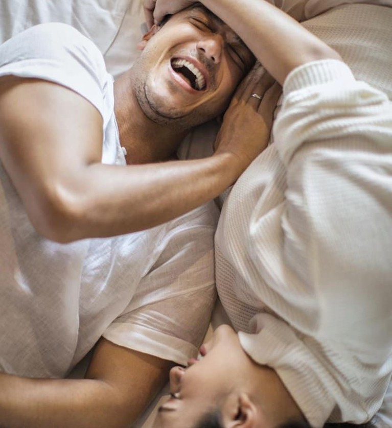 Akan Jadi Orang Tua, Ini 6 Potret Mesra Raisa & Hamish Daud Raisa dan Hamish Daud tengah menantikan anak pertama mereka. Pasangan yang menikah pada 2017 ini juga terlihat semakin mesra.