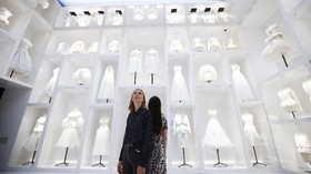 FOTO:  Rajutan Mimpi Christian Dior untuk Fesyen