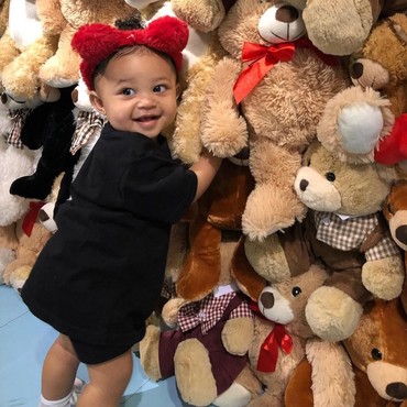 Genap 1 Tahun, 6 Potret Stromi Webster yang Bikin Gemas