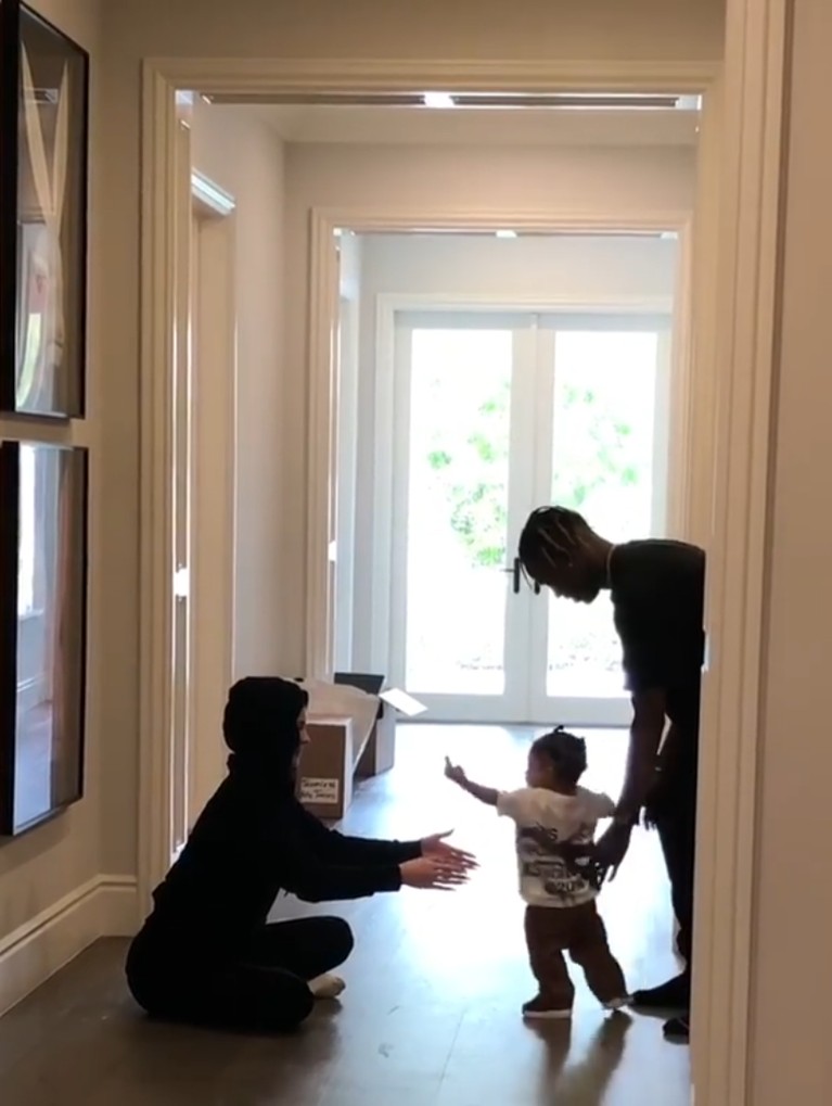 Genap satu tahun, berikut enam potret anak Kylie Jenner, Stormi Webster, yang bikin gemas.