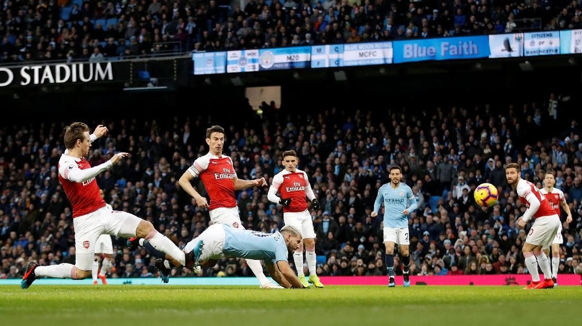 FOTO: Hattrick Aguero Bawa Manchester City Bungkam Arsenal