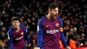 Barcelona Siapkan Kaus Edisi Spesial Imlek di Laga El Clasico