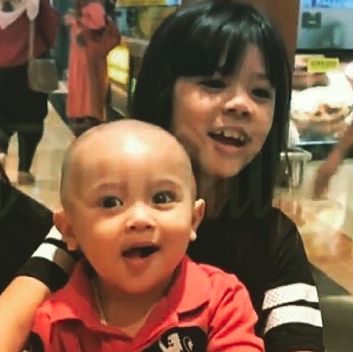 <p>Semoga sehat selalu ya Safeea dan Baby R. Semoga tetap jadi anak yang kuat meski Ayah <a href="https://news.detik.com/berita/4404169/mulan-jameela-dan-dul-dampingi-ahmad-dhani-di-rutan-cipinang" target="_blank">Dhani</a> belum bisa bersama di tengah-tengah keluarga ya.(Foto: Instagram @safeea.ahmad)</p>