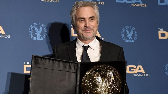 Capaian Alfonso Cuaron di ajang tertinggi bagi sutradara AS, DGA Awards, menjadi peluang besar bagi sineas Meksiko itu menang di Oscar 2019.