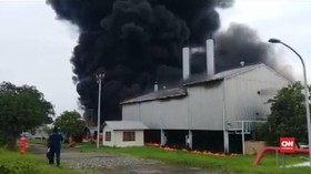 VIDEO: Kebakaran Terminal Pertamina Balongan