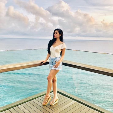 Pesona Della Perez, Si Cantik yang Hampir Dipacari Hotman Paris