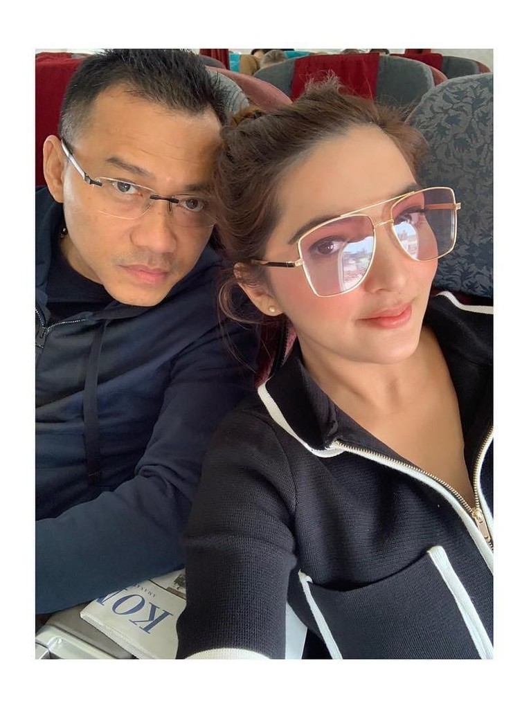 Setia Bela Suami, Intip 7 Potret Keharmonisan Anang-Ashanty Kasus RUU Permusikan, Ashanty setia membela Anang Hermansyah. Mereka juga tak pernah diterpa gosip miring. Lalu seperti apa sih keharmonisan Anang dan Ashanty?