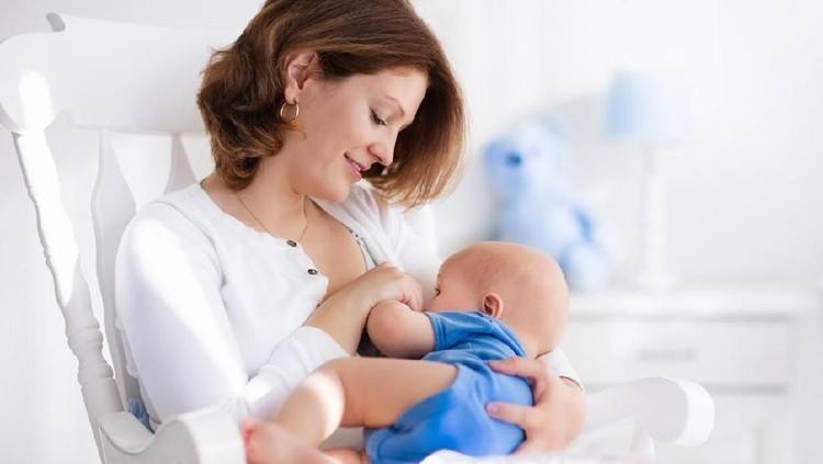 5 Perkataan yang Sebaiknya Tidak Diucapkan pada Ibu Menyusui Banyak Bunda tidak sadar kalau kalimat yang diucapkannya ternyata menyakiti ibu menyusui. Stop hal itu dari sekrang yuk, Bun!