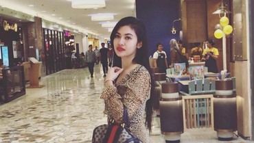 Dipanggil Polda Jatim, Ibunda: Della Perez Nangis Semalaman